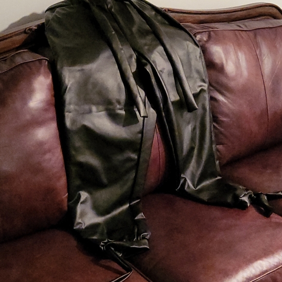 ASHLEY STEWART - Picture 1 of 4